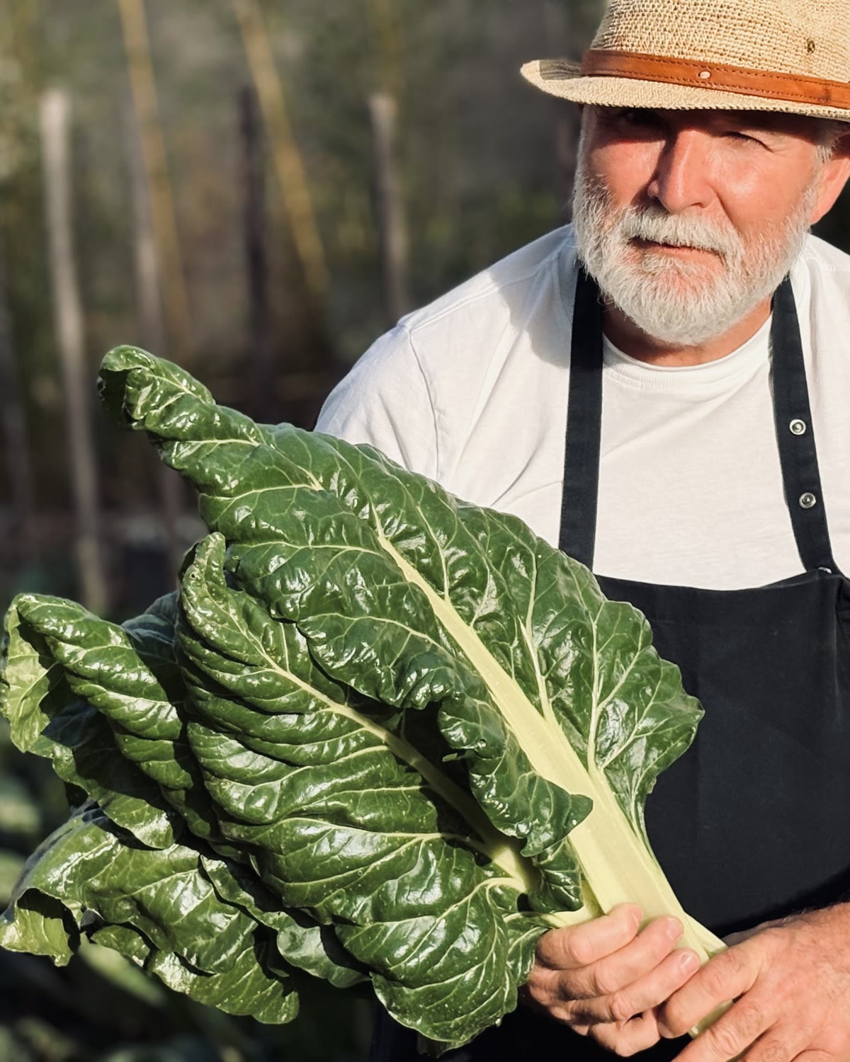 Thierry Fass in de tuin van Le Clos, in Brézins
